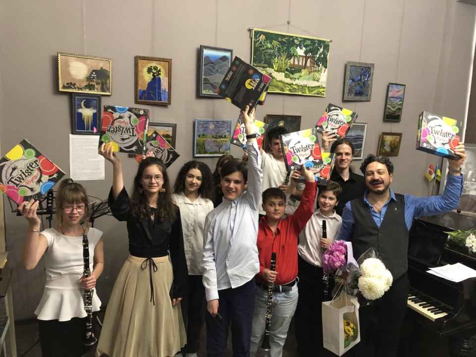 Назустріч літу!